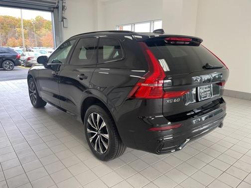 2025 Volvo XC60 B5 Core