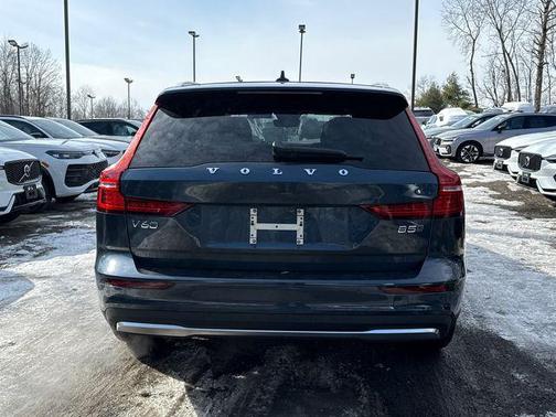2026 Volvo V60 Cross Country Ultra, B5 AWD Gas (mild hybrid)