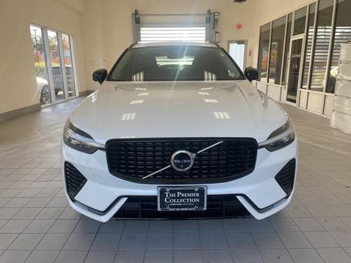2025 Volvo XC60 B5 Plus