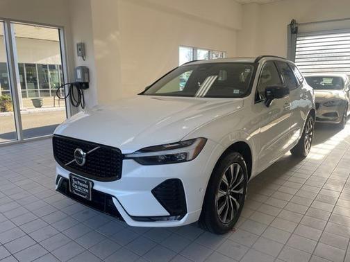 2025 Volvo XC60 B5 Plus