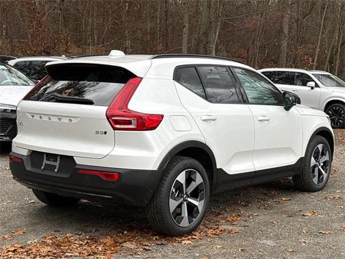 2026 Volvo XC40 B5 Core