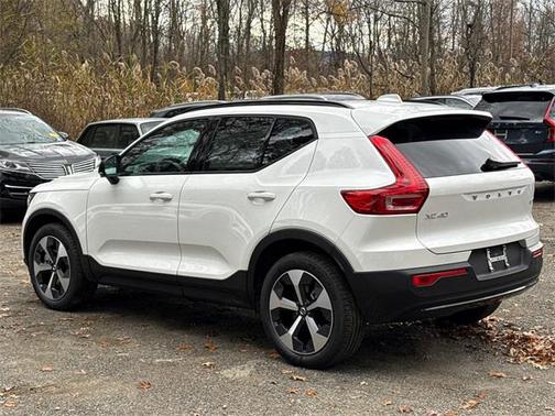 2026 Volvo XC40 B5 Core