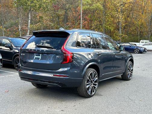 2026 Volvo XC90 B6 Ultra Dark Theme 7-Seater