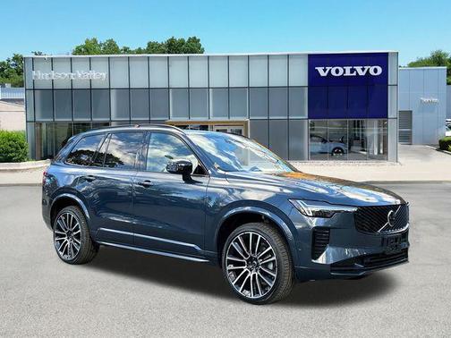 2026 Volvo XC90 B6 Ultra Dark Theme 7-Seater