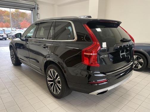 2021 Volvo XC90 T5 Momentum