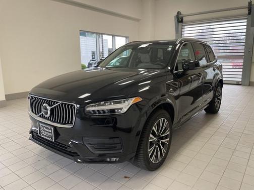 2021 Volvo XC90 T5 Momentum
