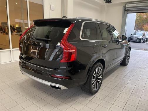 2021 Volvo XC90 T5 Momentum