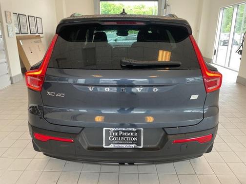 2022 Volvo XC40 Recharge Pure Electric P8 Twin Ultimate