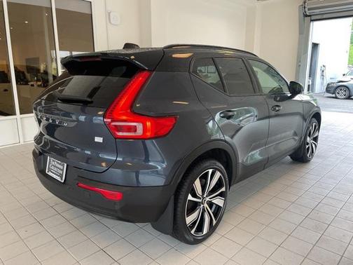 2022 Volvo XC40 Recharge Pure Electric P8 Twin Ultimate