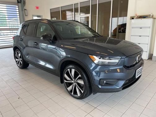 2022 Volvo XC40 Recharge Pure Electric P8 Twin Ultimate