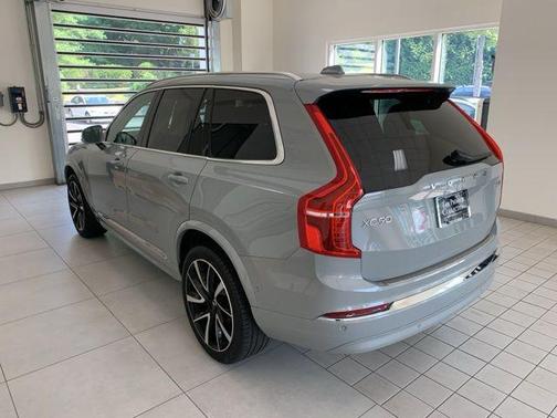 2024 Volvo XC90 B6 Plus Bright Theme 7-Seater
