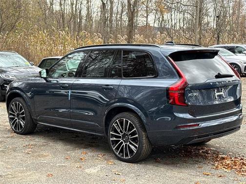 2026 Volvo XC90 B6 Ultra Dark Theme 7-Seater