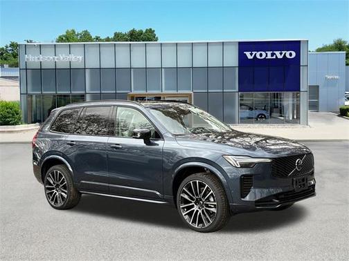 2026 Volvo XC90 B6 Ultra Dark Theme 7-Seater