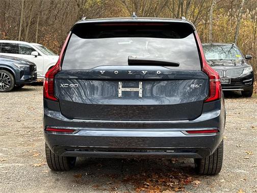 2026 Volvo XC90 B6 Ultra Dark Theme 7-Seater
