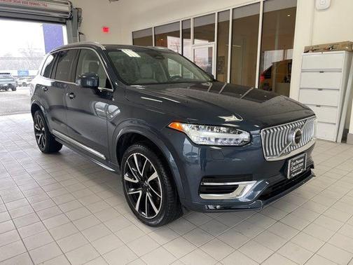 2023 Volvo XC90 B6 Plus 6-Seater
