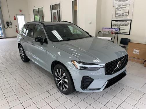 2024 Volvo XC60 B5 Plus Dark Theme