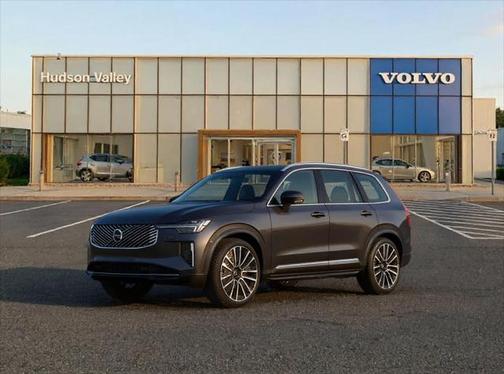 2025 Volvo XC90 B5 Plus 7-Seater