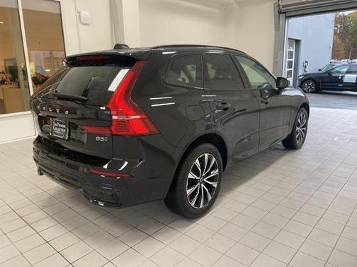 2025 Volvo XC60 B5 Core