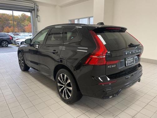 2025 Volvo XC60 B5 Core