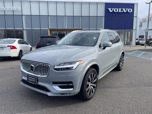 2024 Volvo XC90 B5 Core Bright Theme