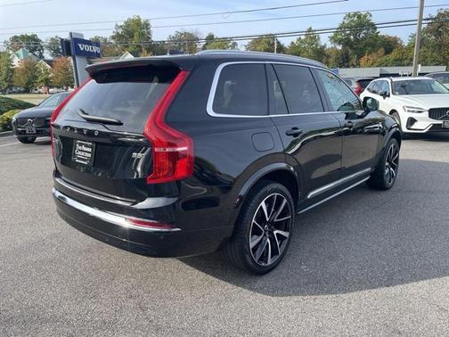 2024 Volvo XC90 B5 Plus Bright Theme