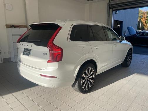 2023 Volvo XC90 B5 Core