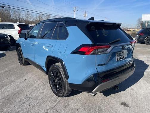 2023 Toyota RAV4 Hybrid SE