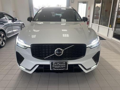 2025 Volvo XC60 B5 Core