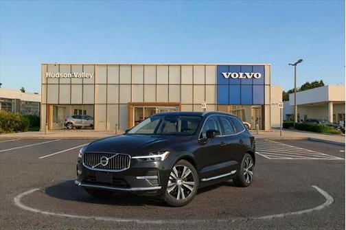 2025 Volvo XC60 B5 Ultra
