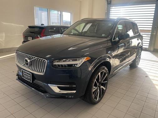 2024 Volvo XC90 B5 Plus Bright Theme