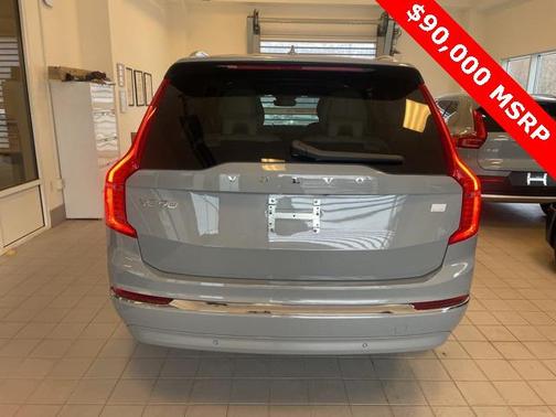 2024 Volvo XC90 Recharge Plug-In Hybrid T8 Ultimate Bright Theme 7-Seater