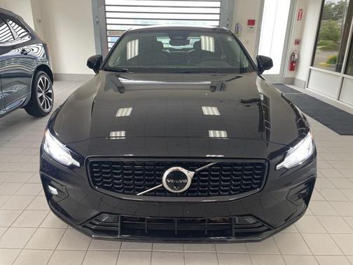 2025 Volvo S60 B5 Plus