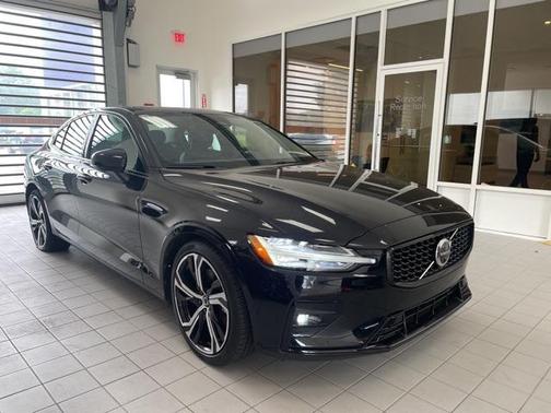 2025 Volvo S60 B5 Plus