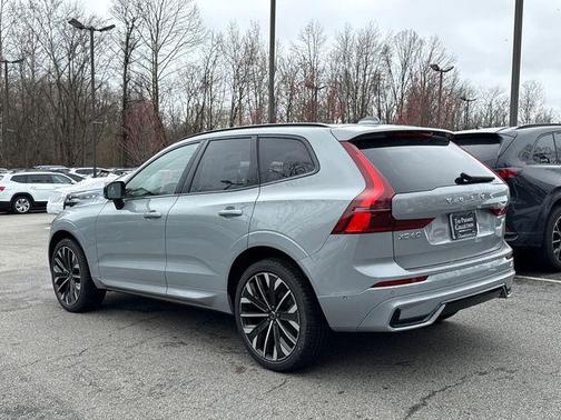 Vapour Grey Metallic 2026 Volvo XC60 B5 Ultra