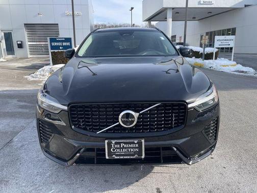 2025 Volvo XC60 B5 Plus