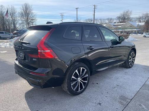 2025 Volvo XC60 B5 Plus