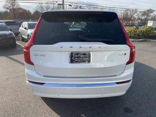 2024 Volvo XC90 B5 Core Bright Theme