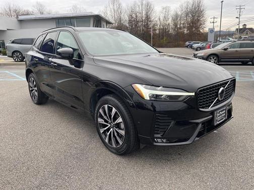 2023 Volvo XC60 B5 Plus Dark Theme