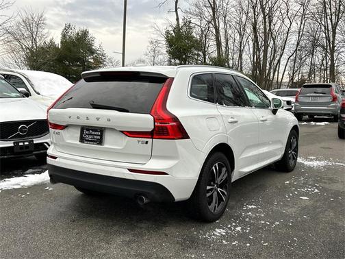 2021 Volvo XC60 T5 Momentum