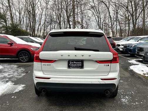 2021 Volvo XC60 T5 Momentum