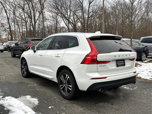2021 Volvo XC60 T5 Momentum