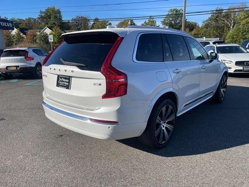 2024 Volvo XC90 B5 Plus Bright Theme