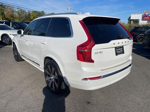2024 Volvo XC90 B5 Plus Bright Theme