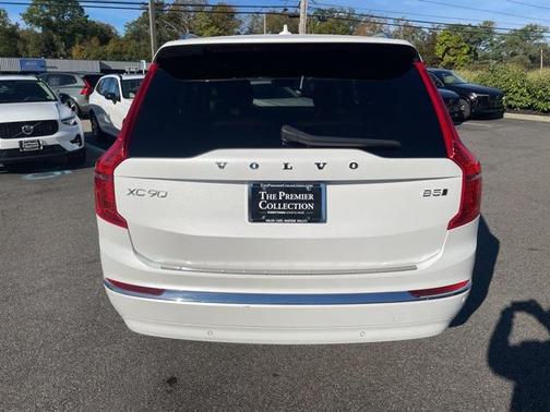 2024 Volvo XC90 B5 Plus Bright Theme