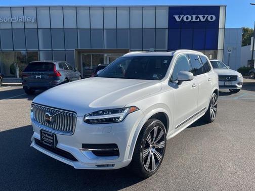 2024 Volvo XC90 B5 Plus Bright Theme
