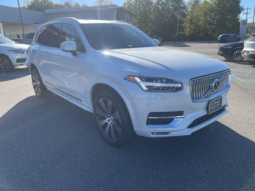 2024 Volvo XC90 B5 Plus Bright Theme