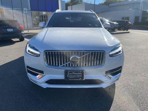 2024 Volvo XC90 B5 Plus Bright Theme