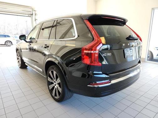 2023 Volvo XC90 Recharge Plug-In Hybrid T8 Plus Bright Theme 7-Seater