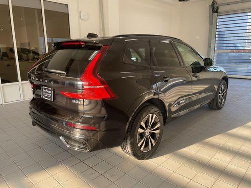 2025 Volvo XC60 B5 Core