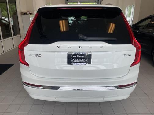2025 Volvo XC90 Plug-In Hybrid T8 Plus 6-Seater